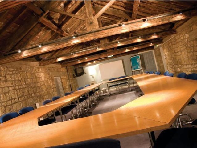 Отель The Stables Mexborough Экстерьер фото
